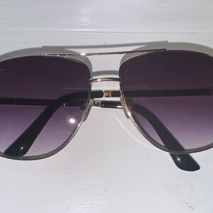 Stylish Purple Aviator Sunglasses